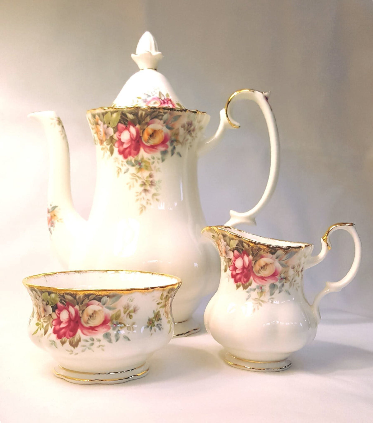 Royal Albert | Autumn Roses | Nine-Piece Coffee Set | Bone China | 1981