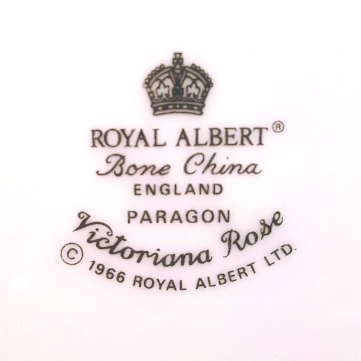 Royal Albert | Victoriana Rose | Large Six-to-Eight Cup Teapot | Pattern Copyright 1966
