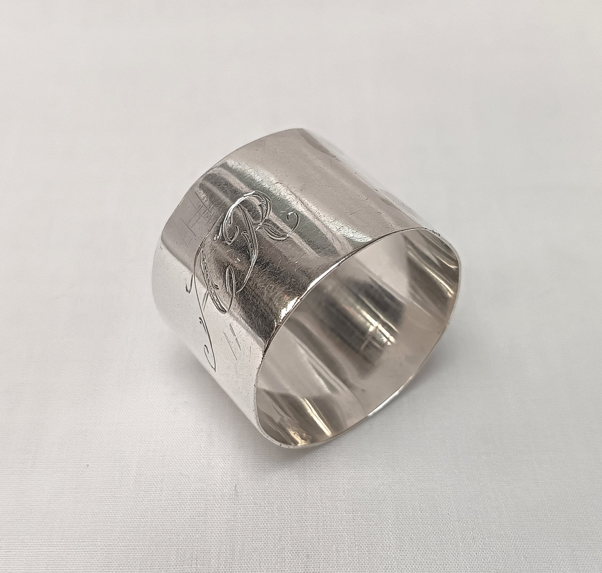 Continental Sterling Silver Serviette / Napkin Ring
Monogrammed “AR” | 30g