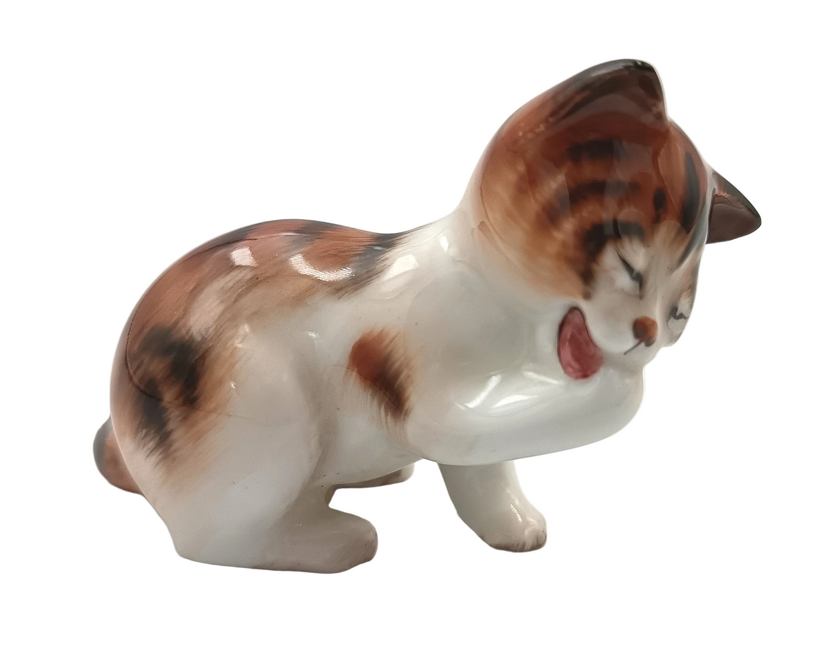 Royal Doulton | Character Kitten — Licking Front Paw | Bone China Animal Study | HN 2583 | England, 20th century