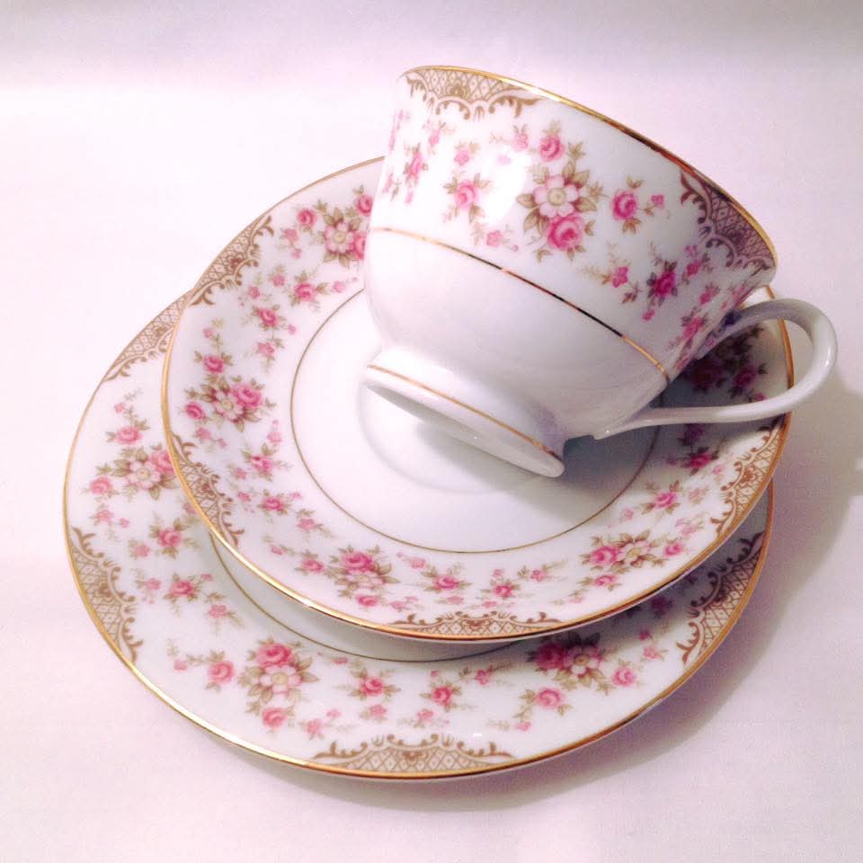 RC Japan 'Rosalie' Porcelain Trios — Pink Roses & Gilt Trellis Border, Japan, Mid-Twentieth Century — Set of Five