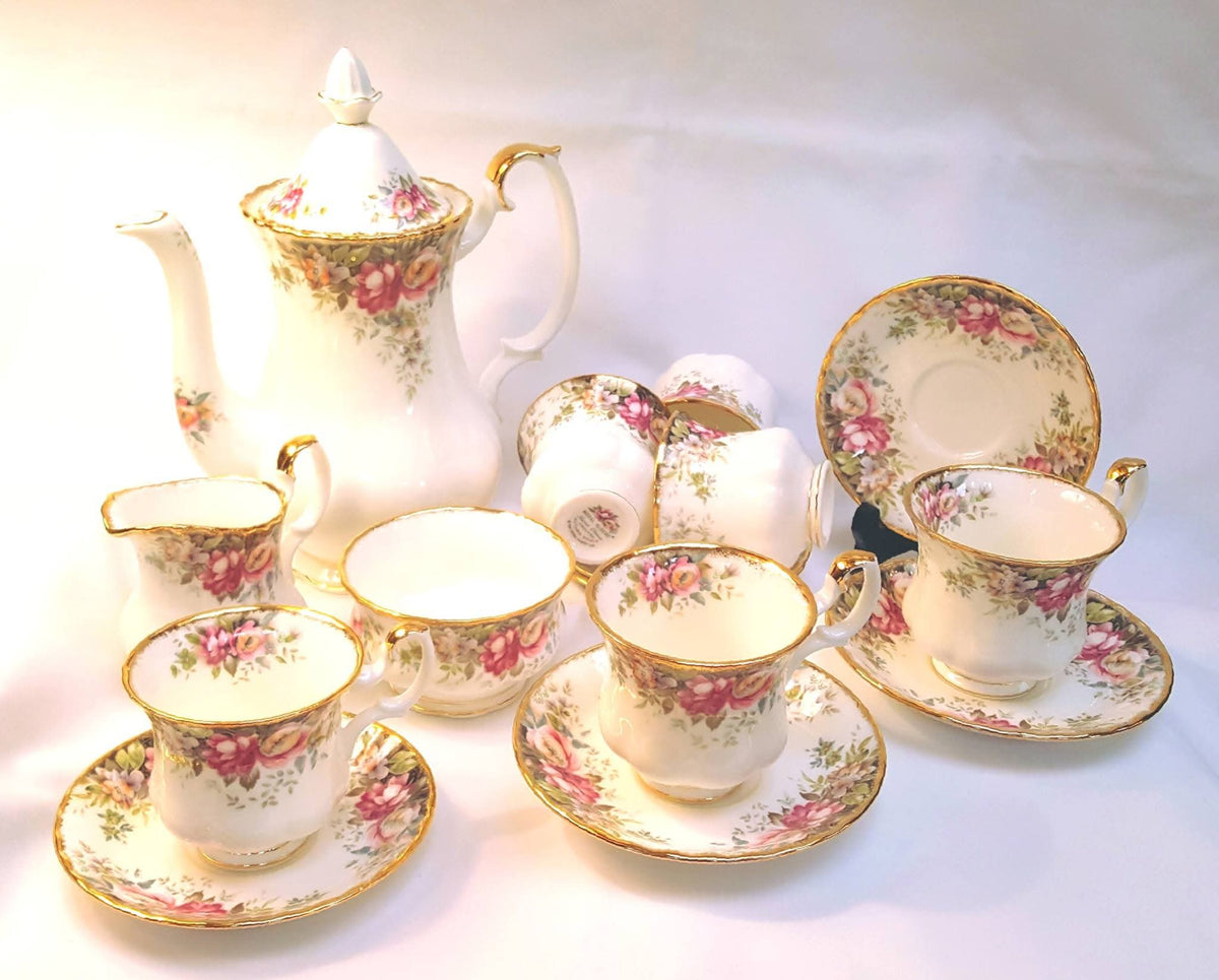 Royal Albert | Autumn Roses | Nine-Piece Coffee Set | Bone China | 1981