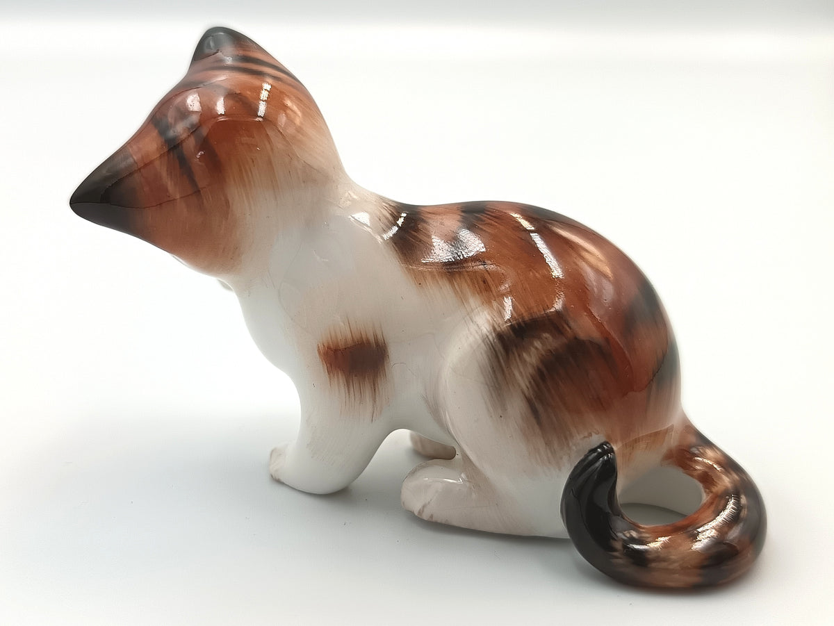 Royal Doulton | Character Kitten — Licking Front Paw | Bone China Animal Study | HN 2583 | England, 20th century