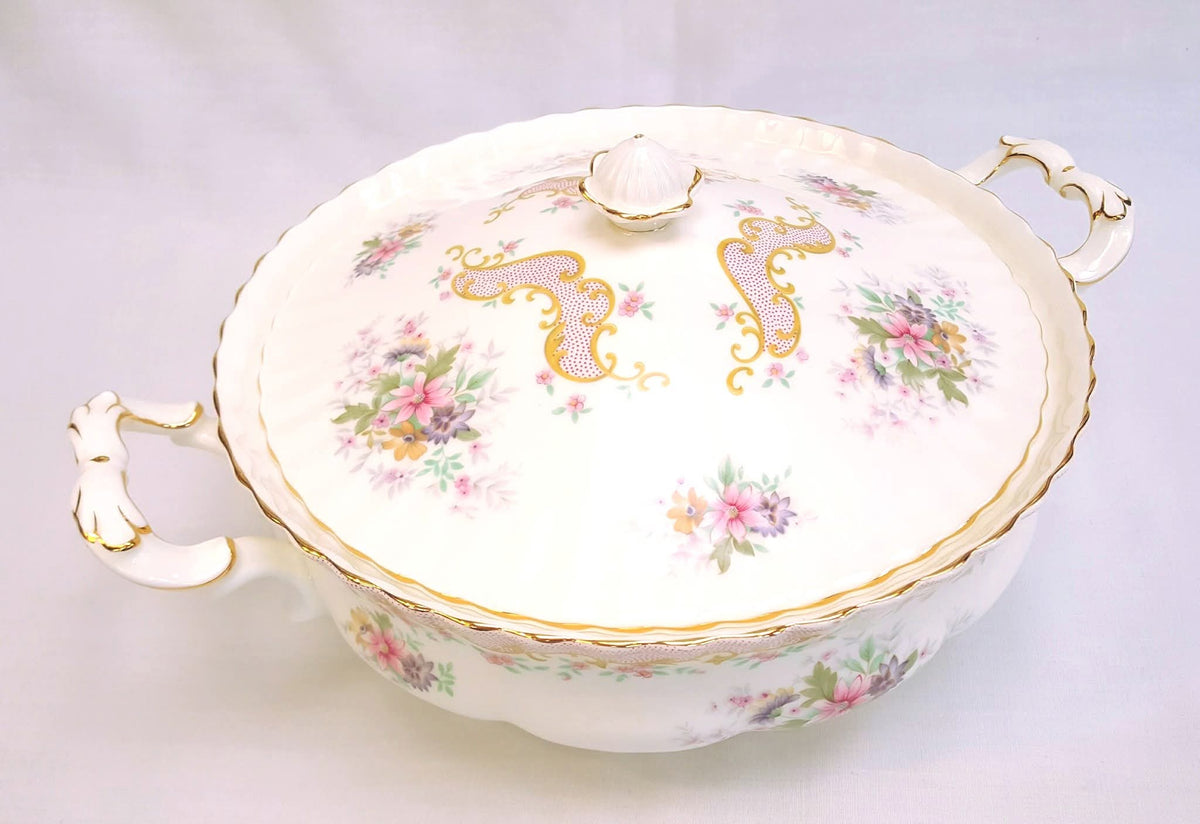 Royal Albert | 'Serenity' Pattern | 38-Piece Dinner Service | Bone China | Made in England | Mint Condition