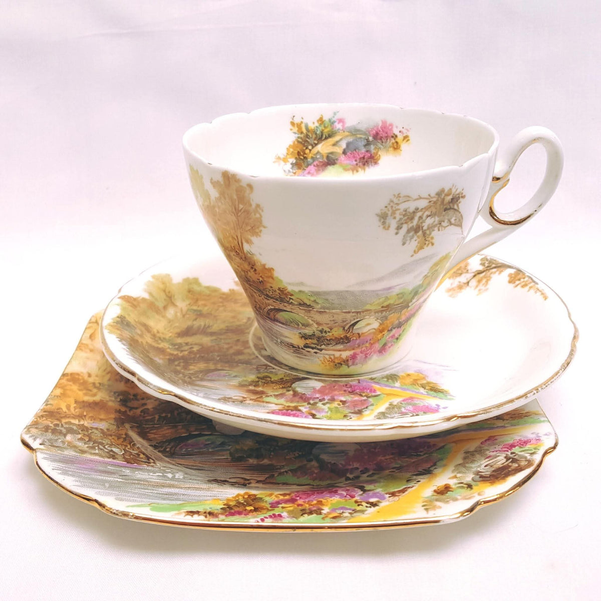 Shelley | 'Heather' — Scenic Series, Pattern 0187 | Six Trios | New Cambridge Shape | Fine Bone China | Circa 1940s | Good Used Condition