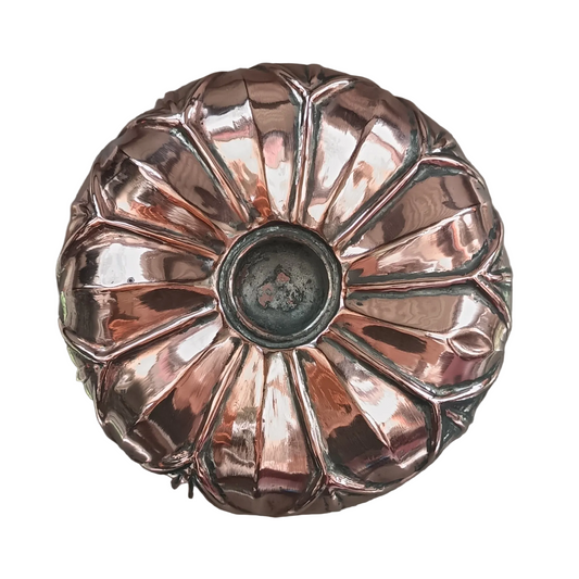 Antique Ottoman Turkish Copper Hamam Bowl (Hamam Tası)
19th Century | Hand-Embossed | Traditional Turkish Bath Vessel