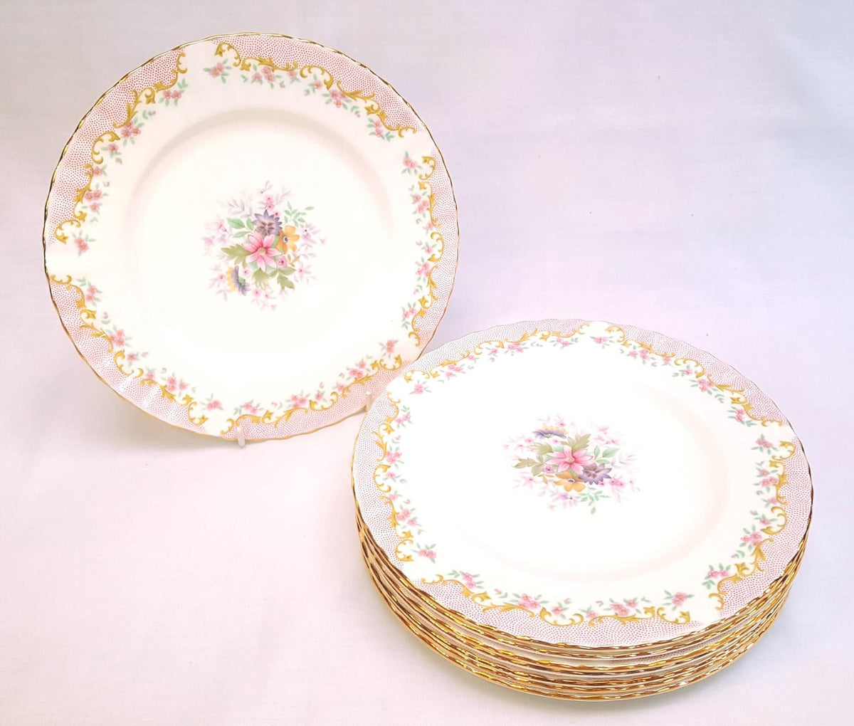 Royal Albert | 'Serenity' Pattern | 38-Piece Dinner Service | Bone China | Made in England | Mint Condition