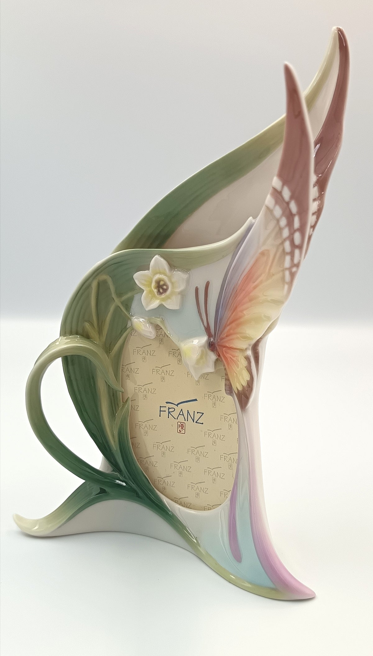 Franz Collection | Papillon Butterfly | Photo Frame | Porcelain | FZ00331 | Designed by Jen Woo, Sculpted by Chih Kun | 2004