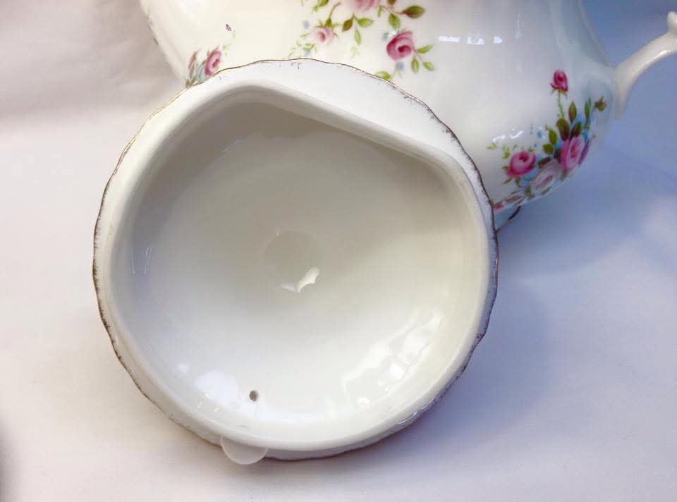 Royal Albert | Cottage Garden | Large Teapot | Bone China | England | © 1970 Royal Albert Ltd