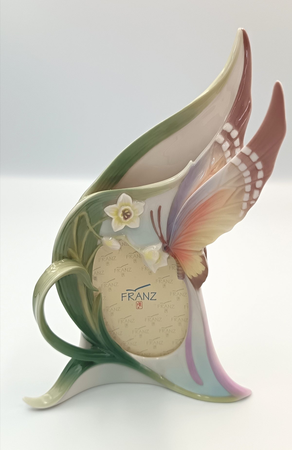 Franz Collection | Papillon Butterfly | Photo Frame | Porcelain | FZ00331 | Designed by Jen Woo, Sculpted by Chih Kun | 2004