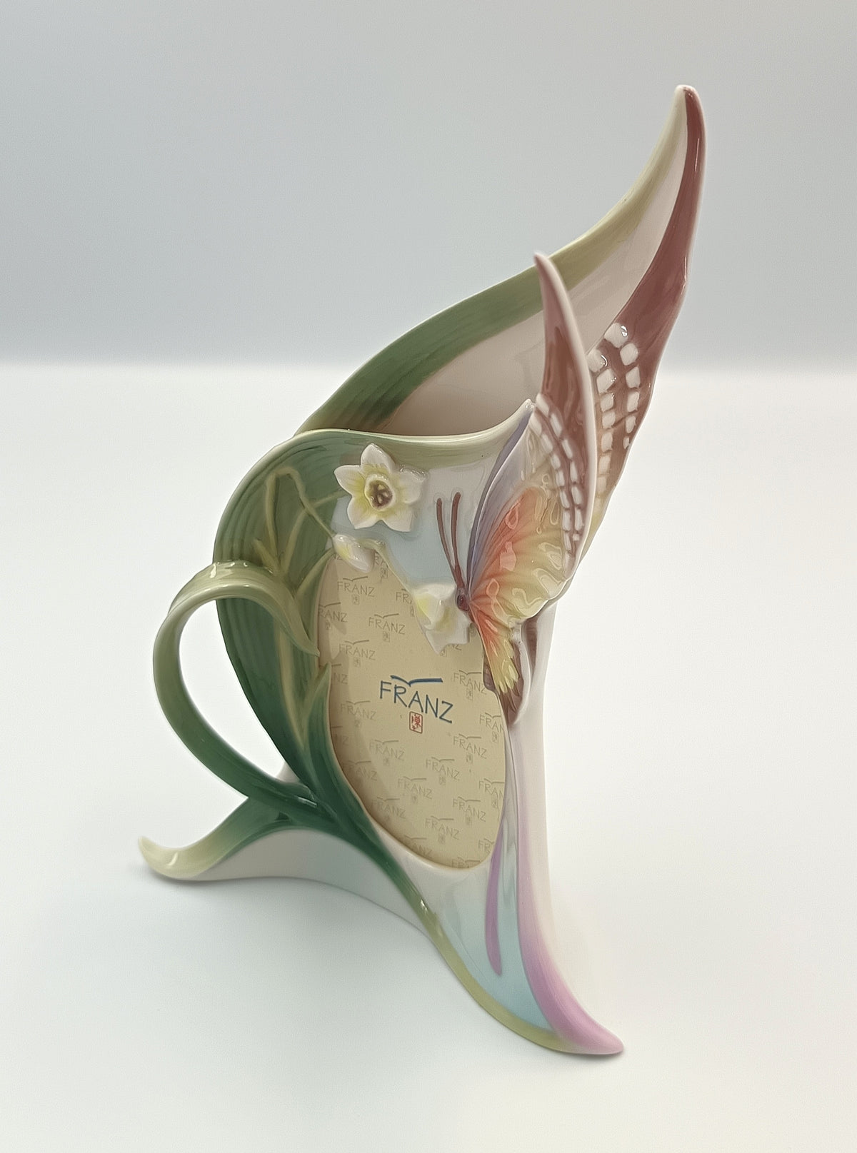 Franz Collection | Papillon Butterfly | Photo Frame | Porcelain | FZ00331 | Designed by Jen Woo, Sculpted by Chih Kun | 2004