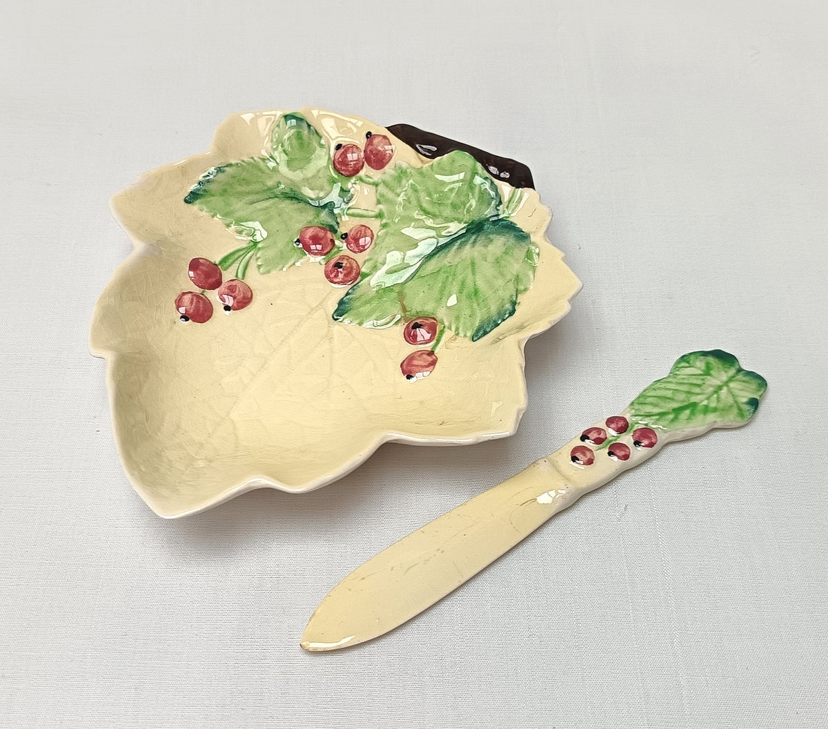 Carlton Ware | Redcurrant | Leaf-Shaped Butter Dish with Knife | Australian Design Range | c.1930s–1950s