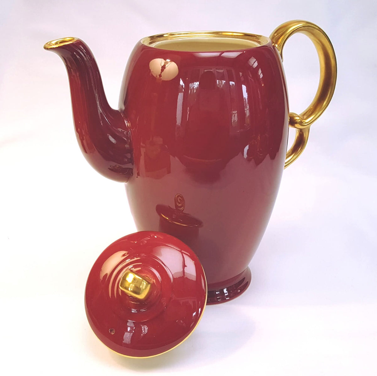 Crown Devon | Fielding's | Lynton Shape | Art Deco Burgundy & Gold Coffee Service | 15 Pieces | Rd Applied For | Pattern 3184 | Circa Late 1920s–1930s | England | Excellent Unused Condition