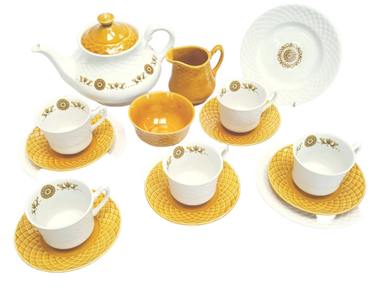 Enoch Wedgwood (Tunstall) Ltd | Gold Medallion | 18-Piece Tea Service | Circa 1960s–1970s