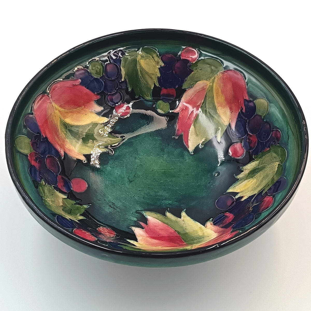 Moorcroft | Leaf and Berry | Footed Bowl | Tube-Lined Earthenware | England, c.1928–1935