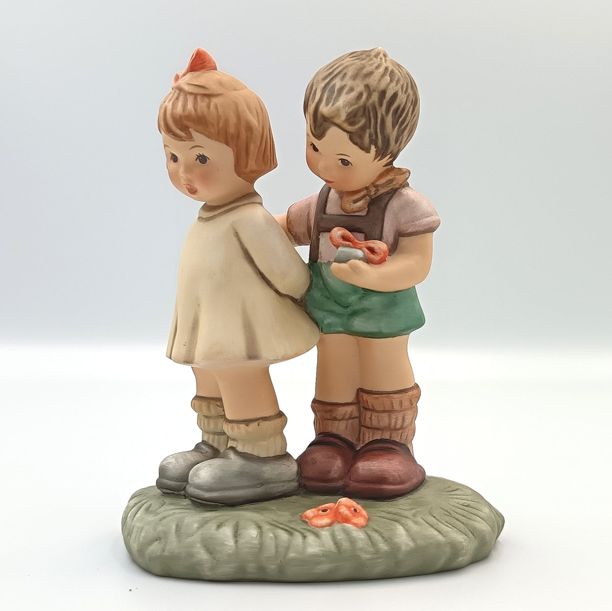 Goebel | Berta Hummel — Token of Love | Porcelain Figure Group | BH 20 | Thailand, 1996
