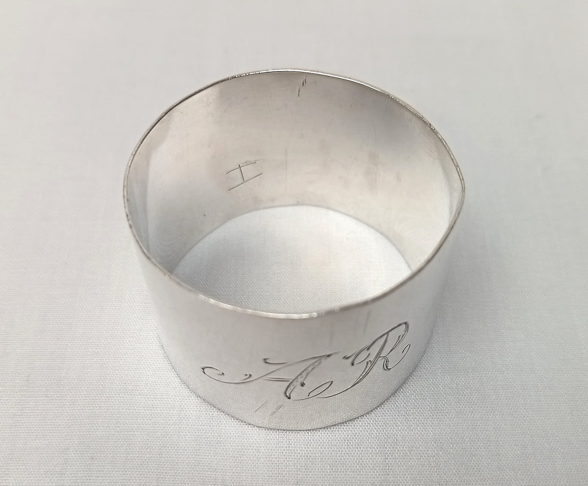 Continental Sterling Silver Serviette / Napkin Ring
Monogrammed “AR” | 30g