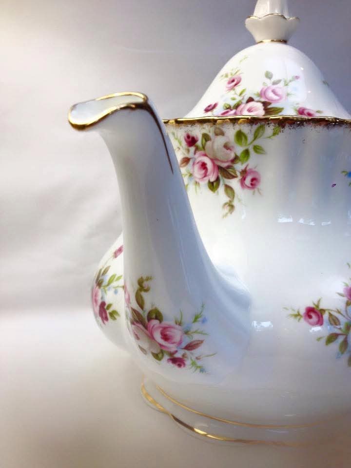 Royal Albert | Cottage Garden | Large Teapot | Bone China | England | © 1970 Royal Albert Ltd