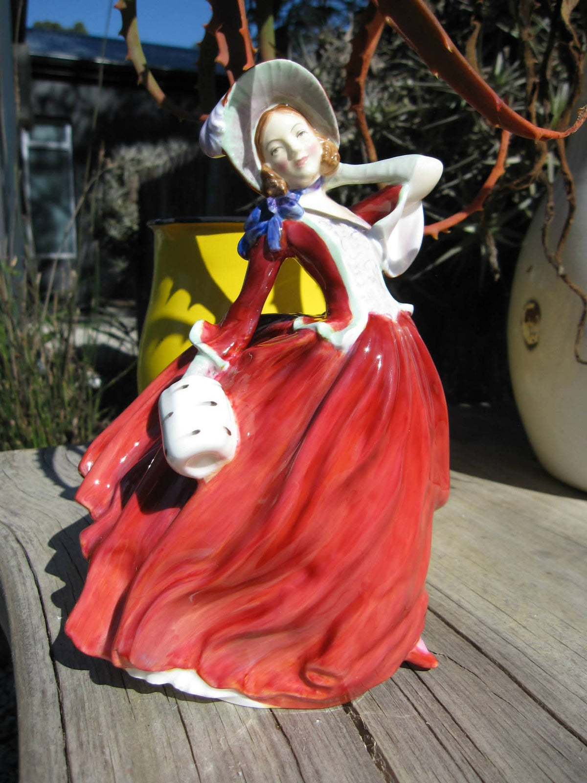 Royal Doulton | Autumn Breezes | HN1911 | Porcelain Figure | 1928–1959
