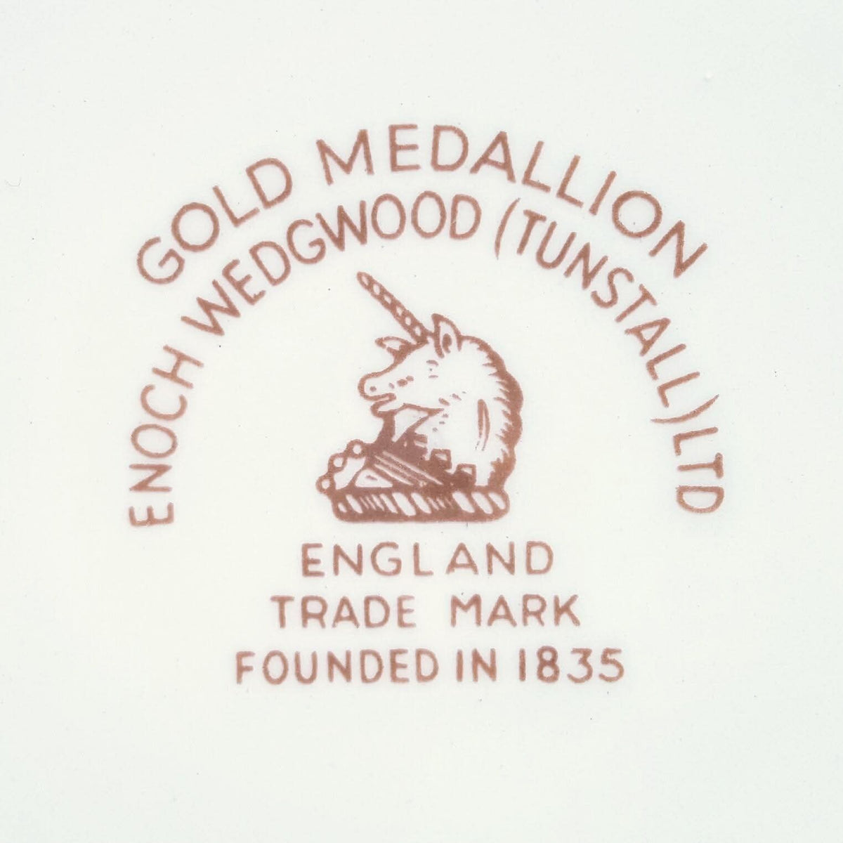 Enoch Wedgwood (Tunstall) Ltd | Gold Medallion | 18-Piece Tea Service | Circa 1960s–1970s