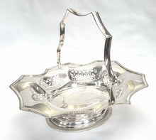 Load image into Gallery viewer, Silver plated flower basket
