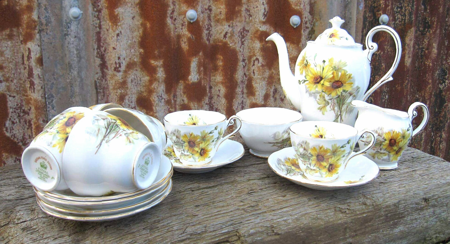 Vintage Royal Standard ‘Brown Eyed Susan’ 15-Piece Coffee Set
