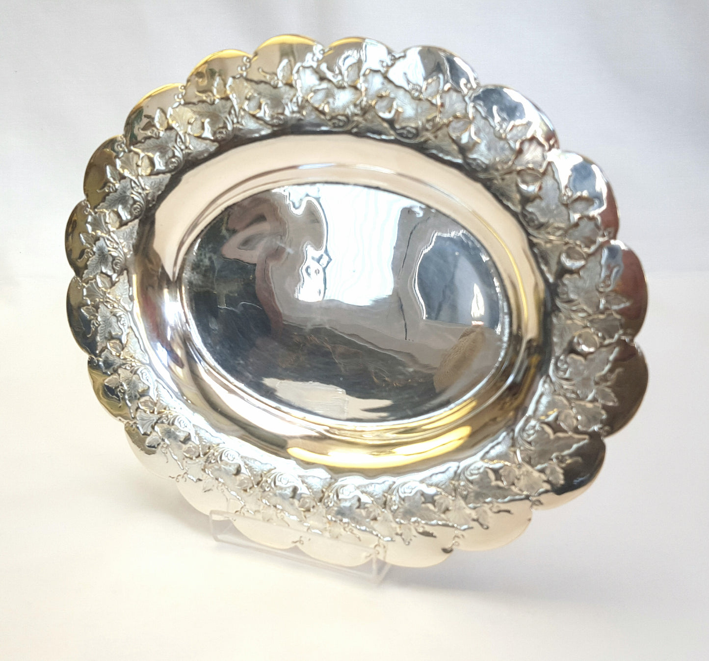 Elegant Antique Silver-Plated Oval Tray with Delicate Vine Pattern