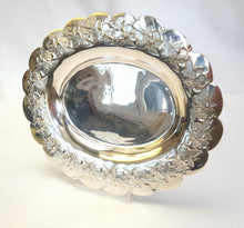 Load image into Gallery viewer, Small vintage silver plated tray
