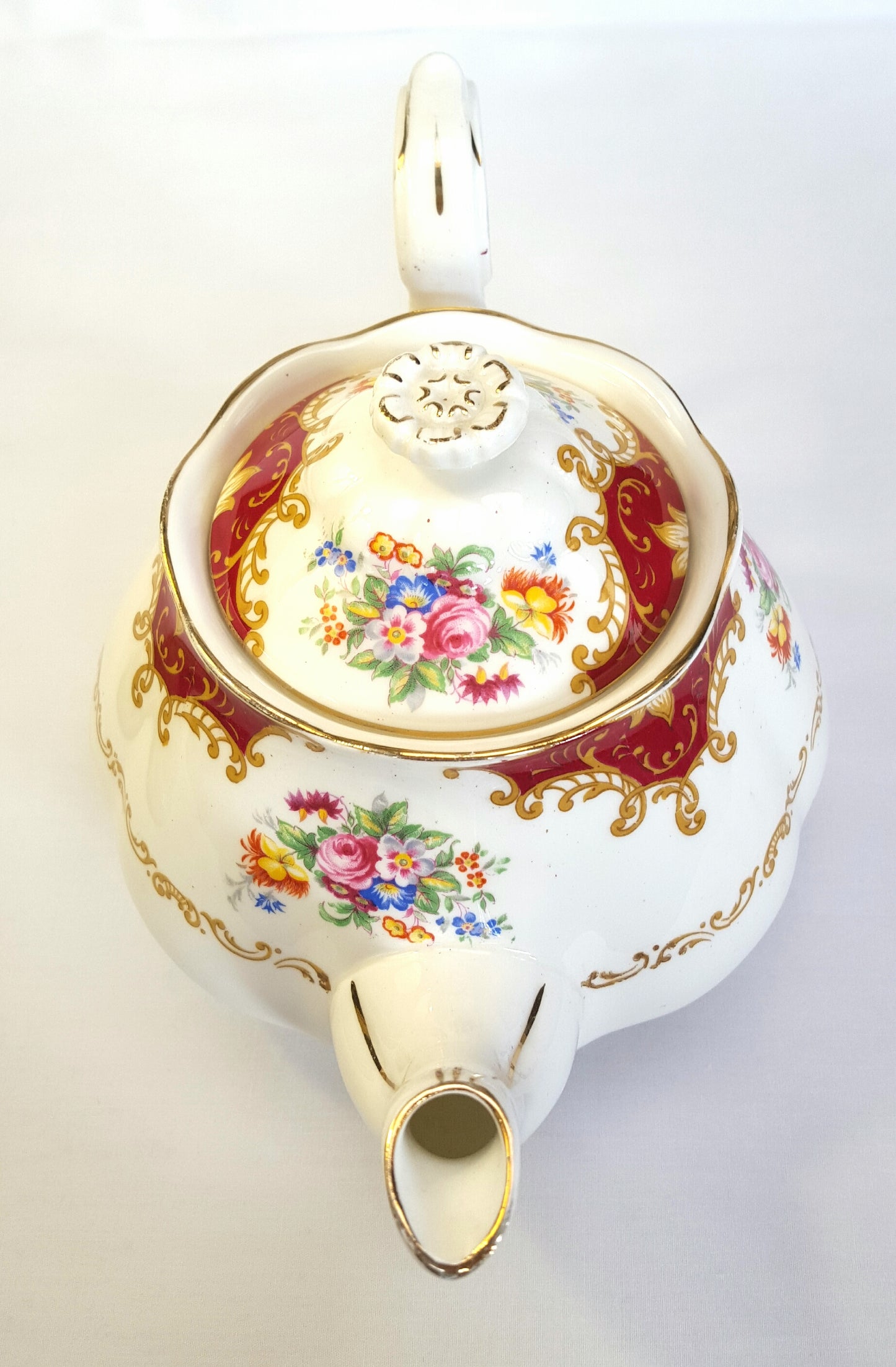 Collectable Royal Albert ‘Canterbury’ Bone China Teapot – Four to Six Cups