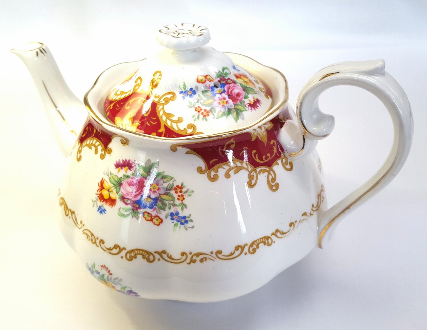 Collectable Royal Albert ‘Canterbury’ Bone China Teapot – Four to Six Cups