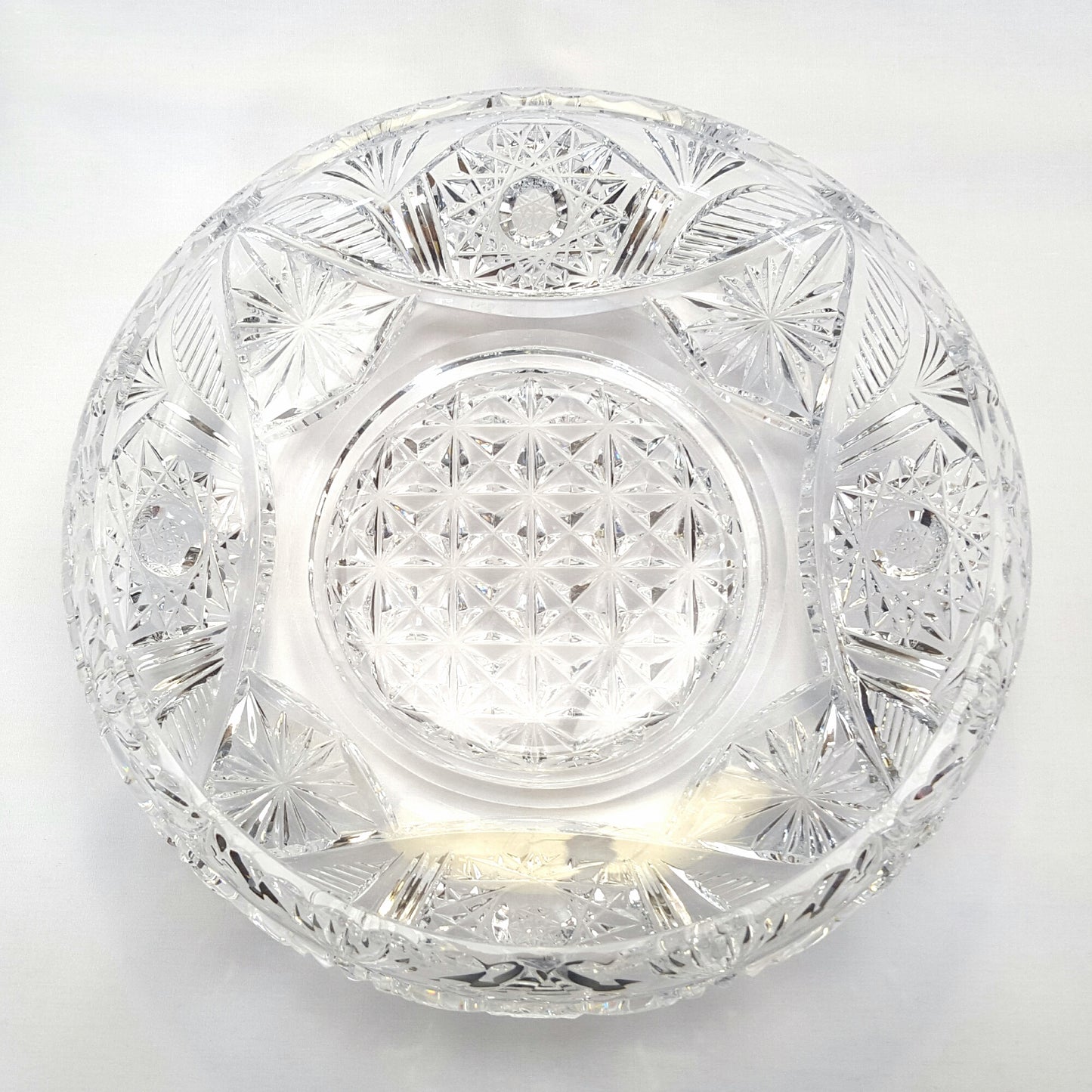 Fine Hand-cut Full Lead Crystal Bowl with intricate detailing