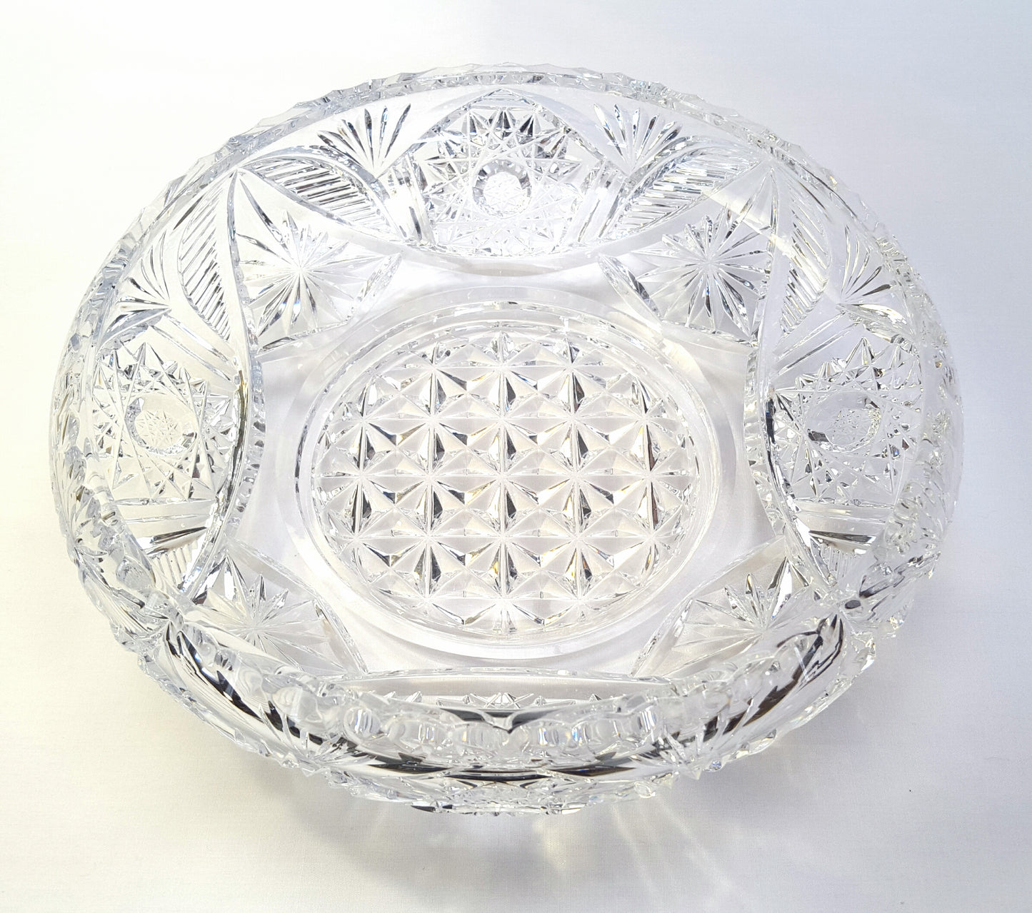 Fine Hand-cut Full Lead Crystal Bowl with intricate detailing