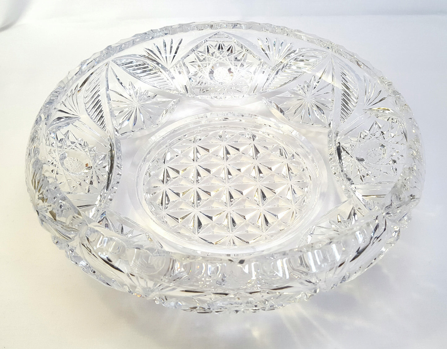 Fine Hand-cut Full Lead Crystal Bowl with intricate detailing