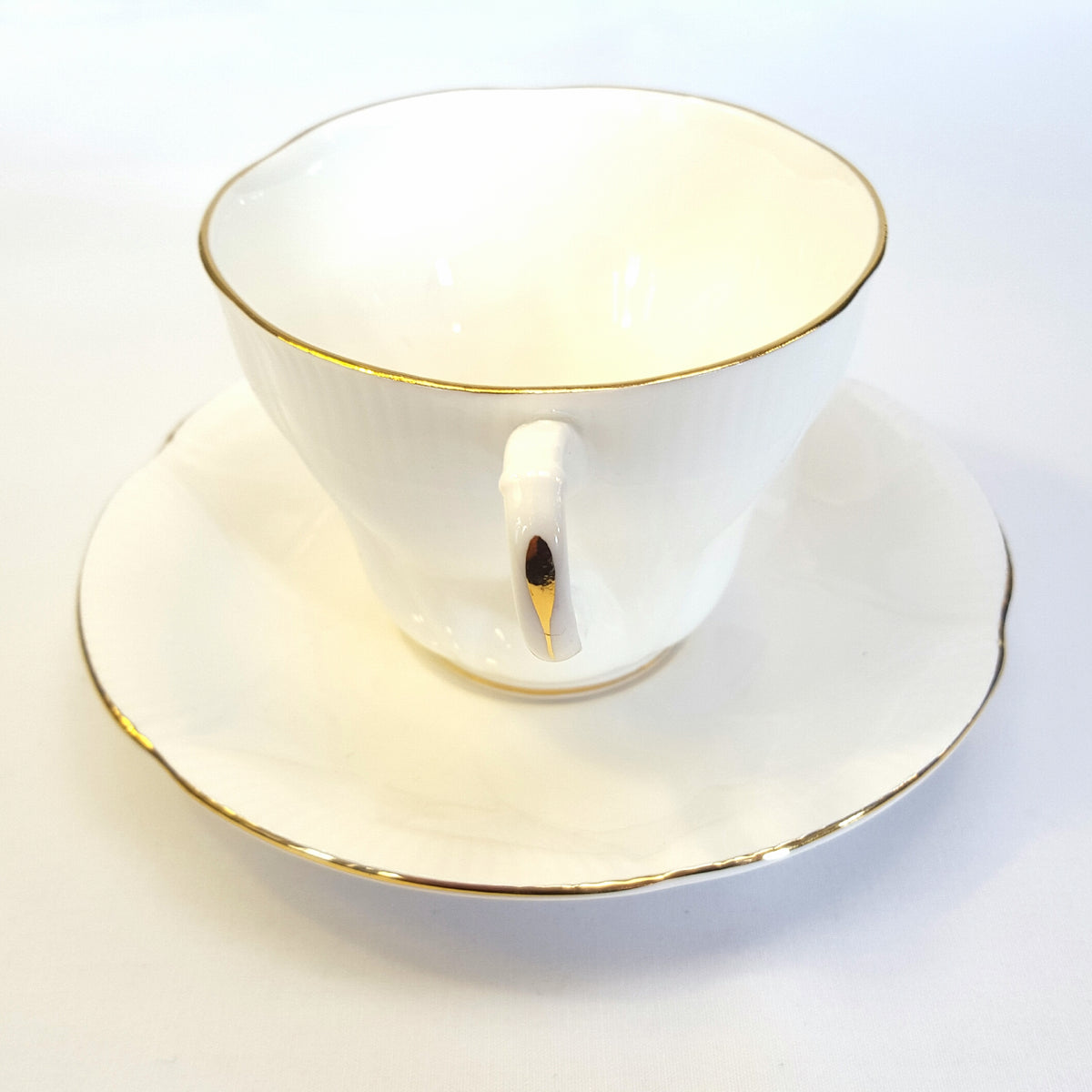 Elegant Royal Albert ‘Morning Star’ tea duo — classic white bone china