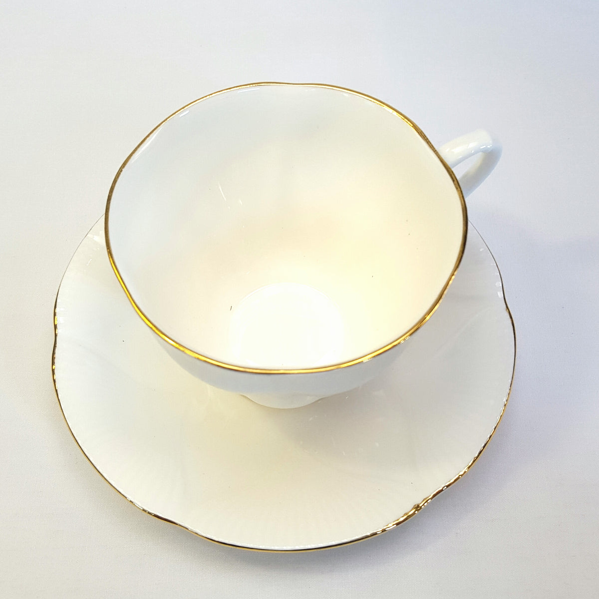 Elegant Royal Albert ‘Morning Star’ tea duo — classic white bone china