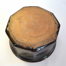 Load image into Gallery viewer, Tim Morris pottery vessel
