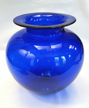 Load image into Gallery viewer, Bloomsbury blue glass vase
