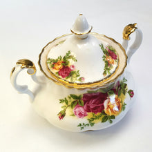 Load image into Gallery viewer, Royal Albert &#39;Old Country Roses&#39; large lidded sugar bowl
