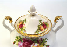 Load image into Gallery viewer, Royal Albert &#39;Old Country Roses&#39; large lidded sugar bowl
