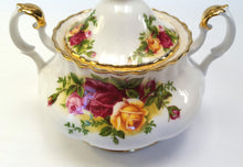 Load image into Gallery viewer, Royal Albert &#39;Old Country Roses&#39; large lidded sugar bowl
